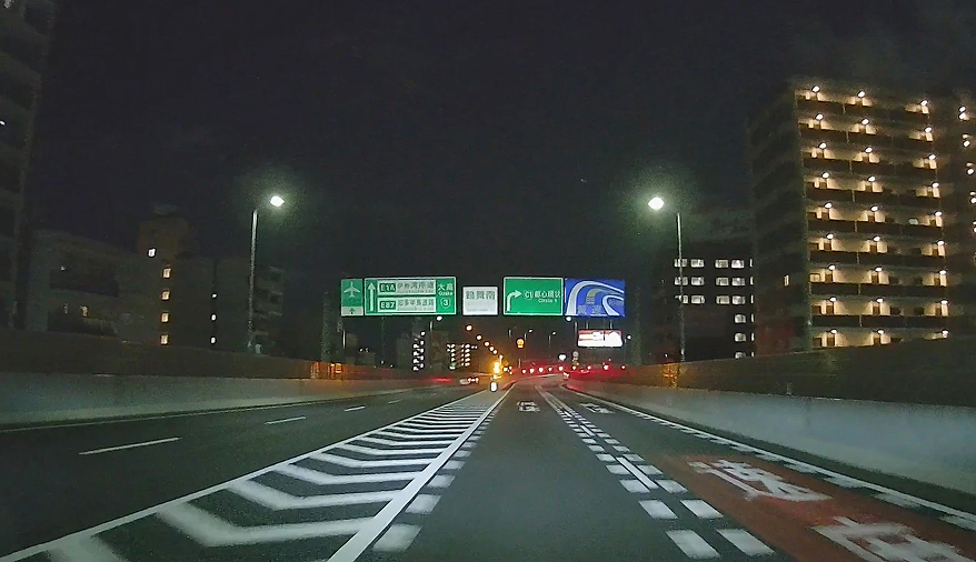 夜の名古屋高速の写真