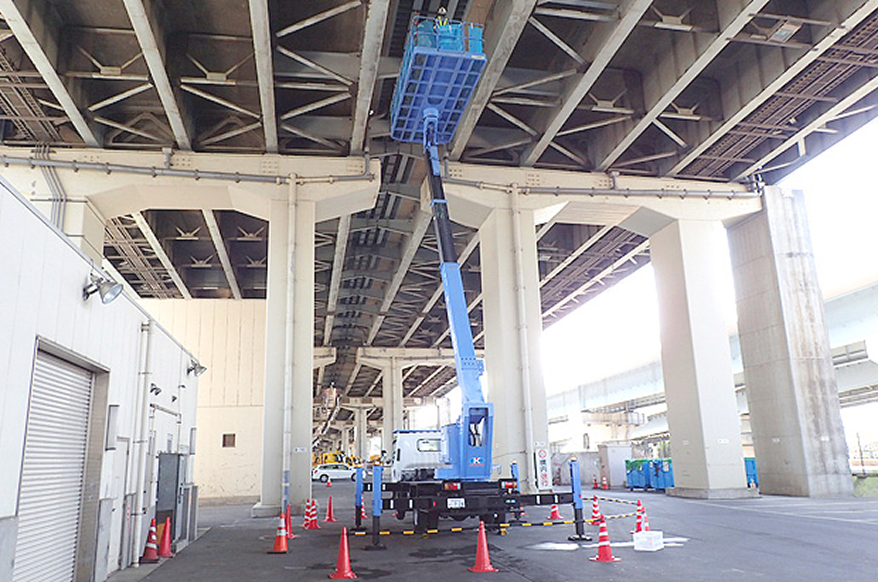 高所作業車を用いた講習の様子
